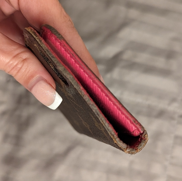 LV MONO PHONECASE - Picture 8 of 11